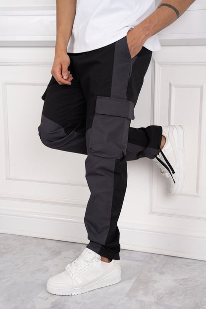 TERRAIN CARGO PANTS - BLACK