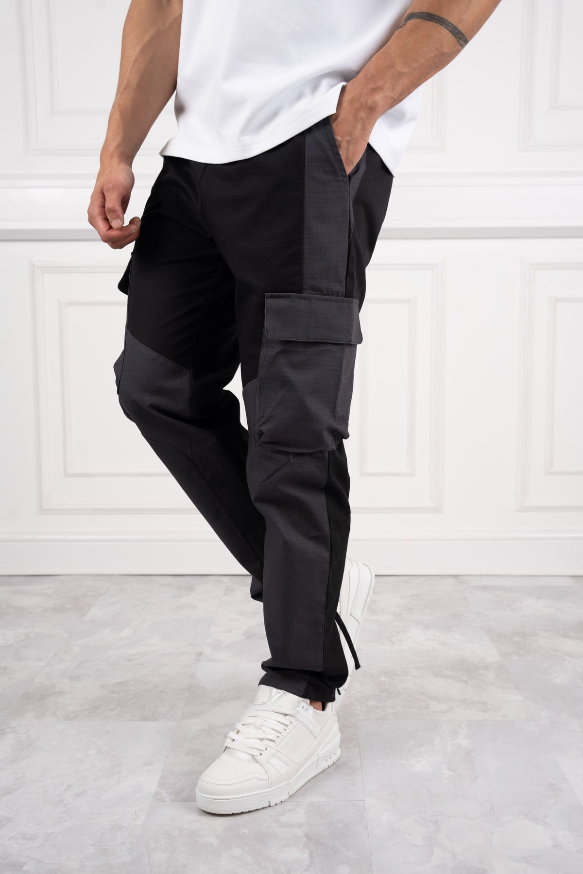 TERRAIN CARGO PANTS - BLACK