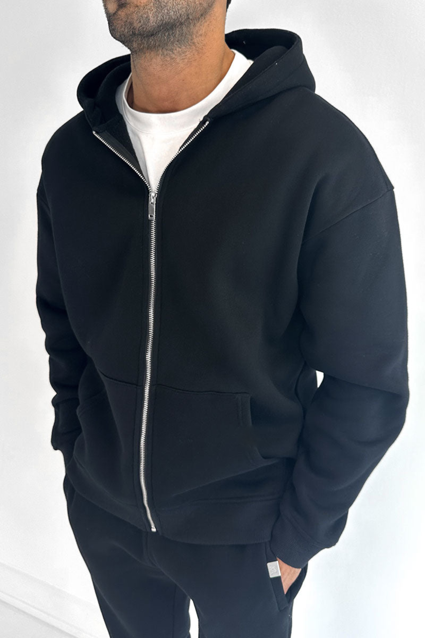 ESSENTIAL ZIP UP HOODIE - BLACK