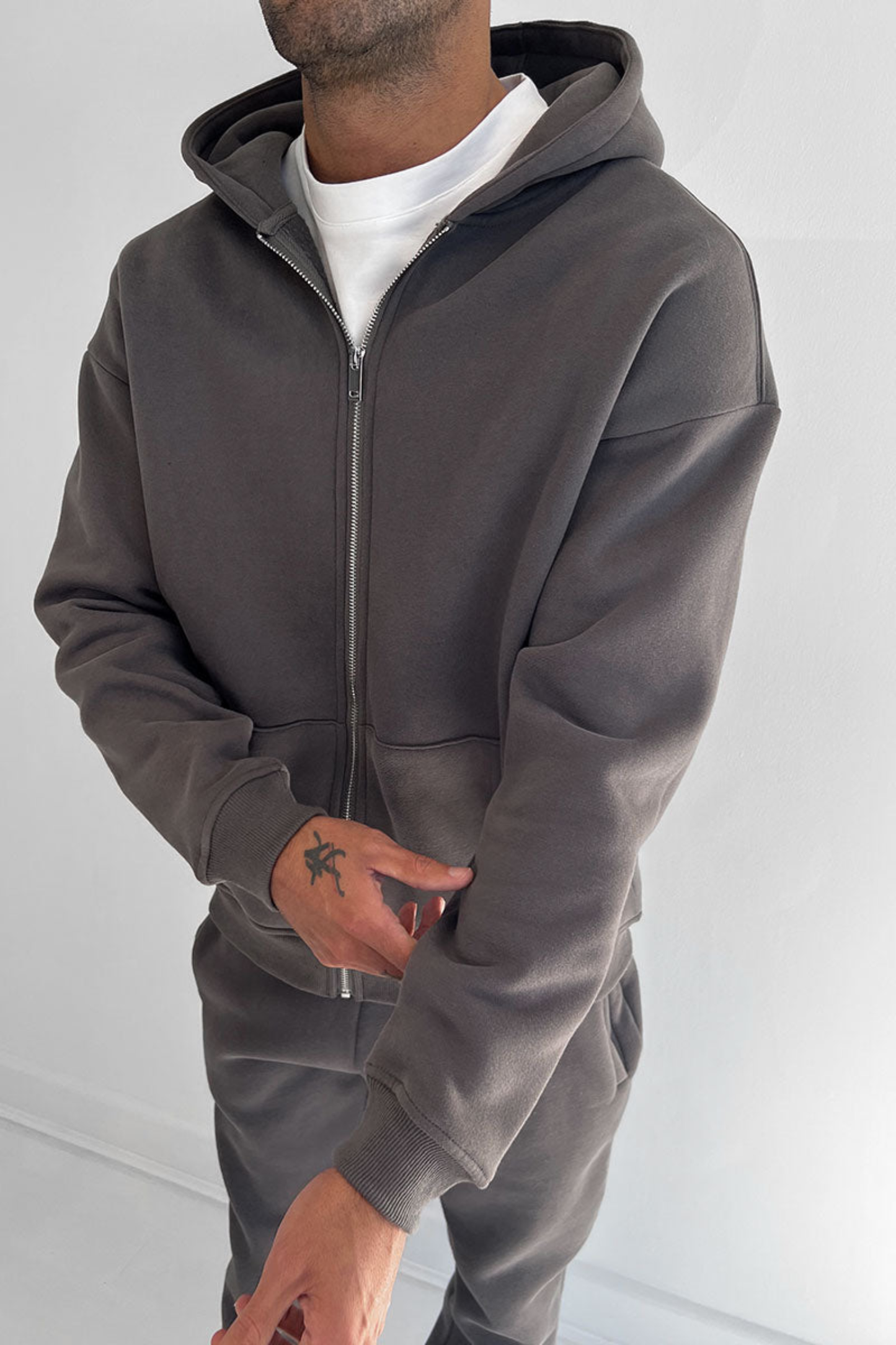 ESSENTIAL ZIP UP HOODIE - CHARCOAL