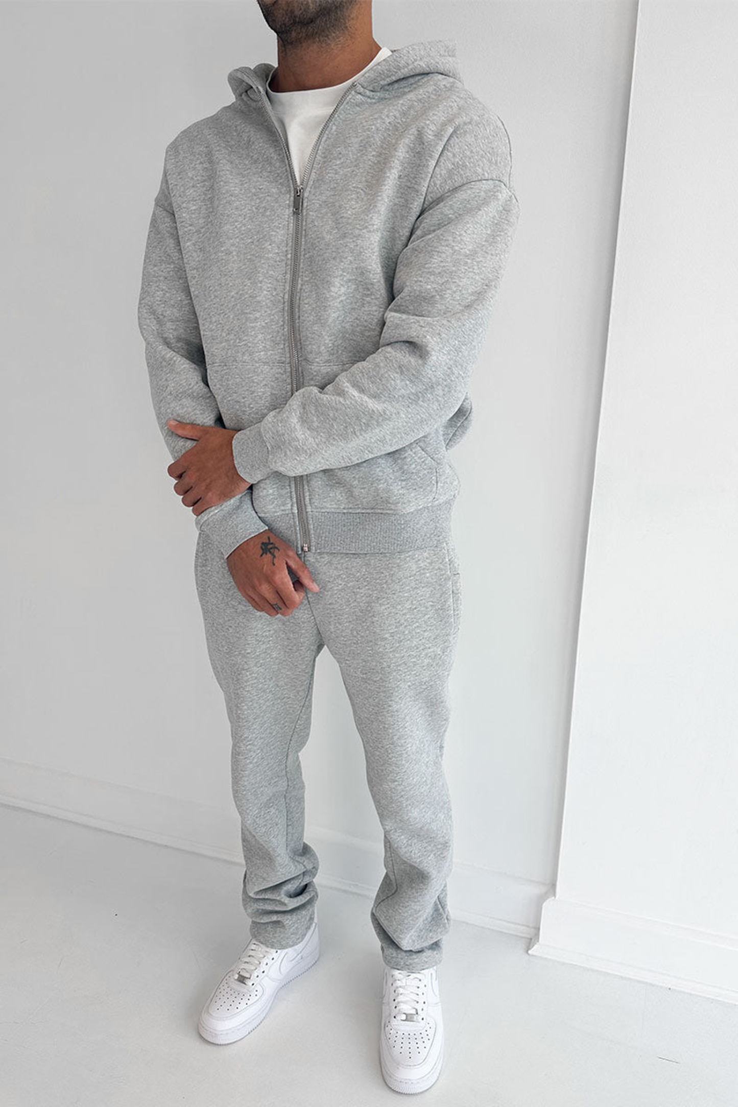 ESSENTIAL ZIP UP HOODIE - GREY